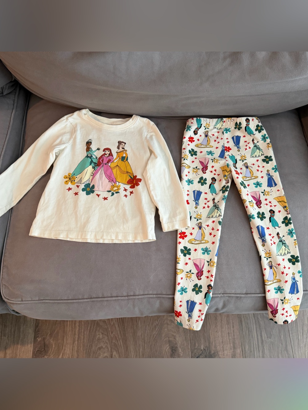 Hanna Andersson White Pajama Set with Multicolor Princess Prints